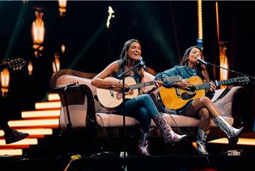 NENA e JOANA ALMEIRANTE