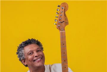 MÁRIO LÚCIO & THE PAN AFRICAN BAND