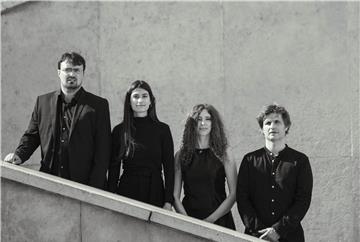 DIÁLOGO INTERCULTURAS NO MEDITERRÂNEO MEDIEVAL