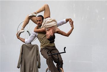 TIME TO LOOP – DUO KAOS (ITÁLIA / GUATEMALA)
