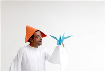 BRANCO – TEATRO SENSORIAL PARA BEBÉS E NÃO SÓ - POR ESTAÇÃO DA LETRAS