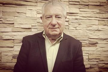 ENTRE LIVROS E IDEIAS - CONVERSAS AO SÁBADO