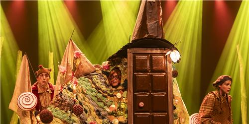 HANSEL E GRETEL: A CASINHA DE CHOCOLATE POR JANGADA TEATRO