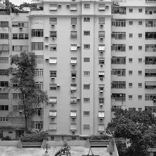 A PAISAGEM ESCONDIDA DE COPACABANA [OLHARES VERTICAIS]